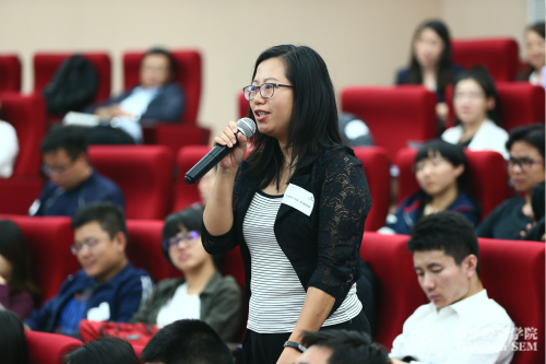 同学们踊跃发言_meitu_4.jpg